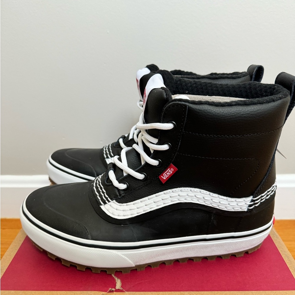 Vans Standard Mid Snow MTE Shoe
